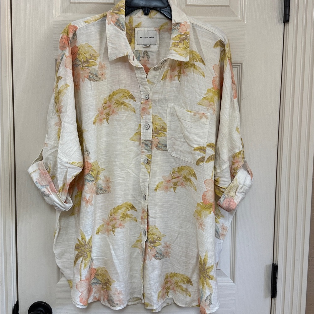 American Eagle Outfitters Multicolor Shirt. Tool up sleeves